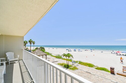 Oceanfront Seagate Condo with Heated Pool