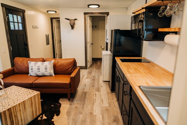 المنشأة من الداخل