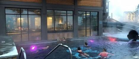 Piscine couverte, piscine extérieure