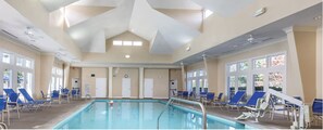 Piscine intérieure, piscine extérieure