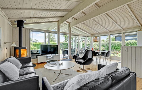 TV, peis og fotballspill