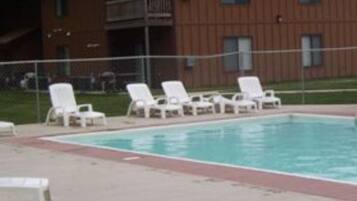 Piscine couverte, piscine extérieure