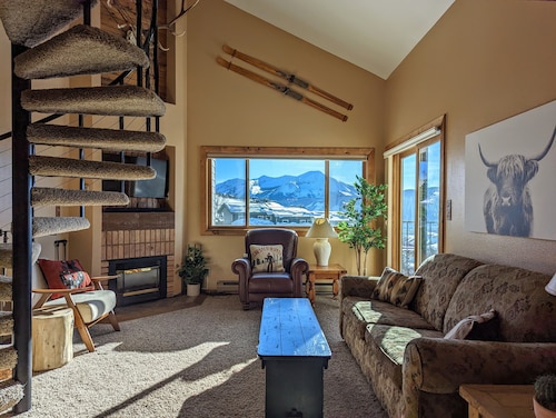 Ski and Bike In/Out Condo on Mt. Crested Butte with Private Entrance. Sleeps 6
