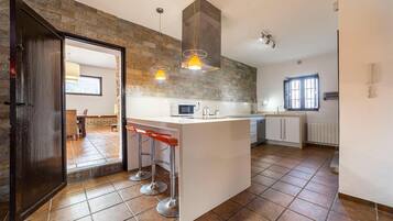 Réfrigérateur, four, plaque de cuisson, lave-vaisselle