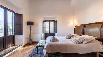 5 chambres, lit parapluie, Wi-Fi gratuit, draps fournis