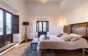 5 slaapkamers, reisbedje, gratis wifi, beddengoed