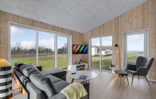 Beautiful home in Løgstrup with kitchen