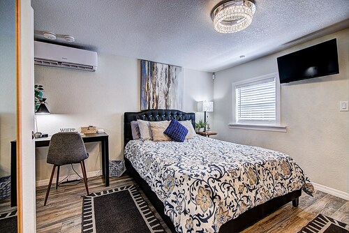 Private Stylish Studio Apartment!!