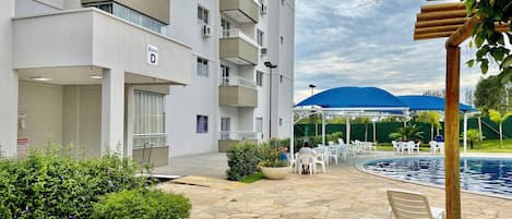 Piscine extérieure, piscine chauffée
