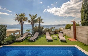 A heated pool - Gorgeous apartment in Crikvenica with sauna (Crikvenica)