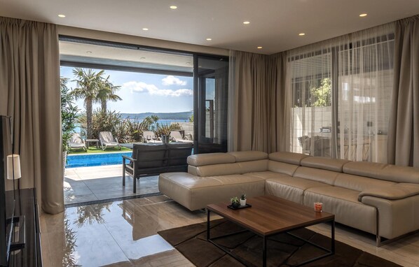 Smart TV - Beautiful apartment in Crikvenica (Crikvenica)