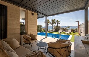 A heated pool - Gorgeous apartment in Crikvenica with sauna (Crikvenica)