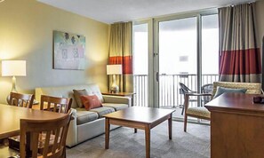 TV, tavolo da ping pong