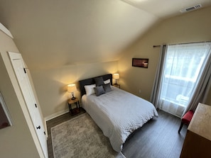 5 bedrooms, desk, iron/ironing board, free WiFi