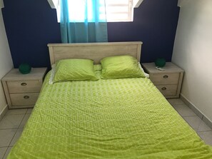 2 habitaciones, tabla de planchar con plancha, wifi y ropa de cama 