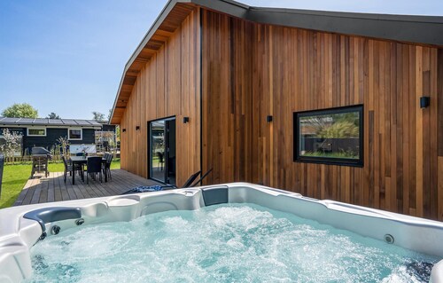 Beautiful home in Børkop with kitchen