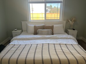 2 bedrooms, iron/ironing board, free WiFi, bed sheets