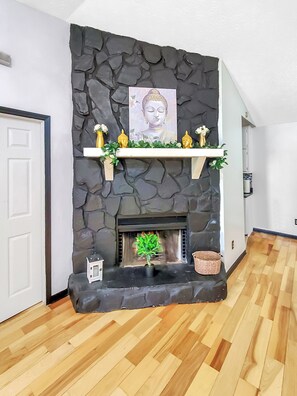 Interior - Cozy Oasis, located 20 minutes from Atlanta airport✈️ (Jonesboro)