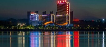 Danjiangkou Guanlan International Hotel（Hanjiang Avenue storefront）