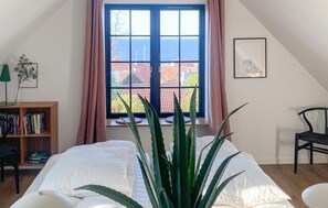 4 bedrooms, free WiFi