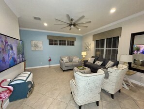 Smart TV, video games