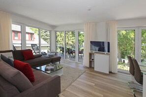 Télévision, chaîne hi-fi