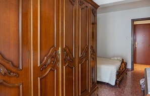 3 bedrooms, travel crib, free WiFi, bed sheets