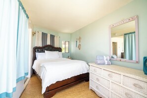 2 bedrooms, desk, free WiFi, bed sheets