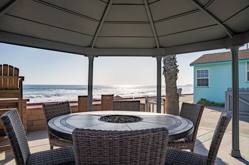 BEACHFRONT COTTAGE ON THE WATER TWO BEDROOM ONE BATH UPPER UNIT