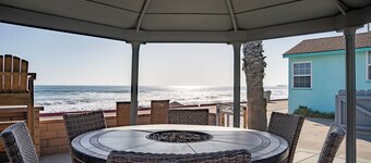 BEACHFRONT COTTAGE ON THE WATER TWO BEDROOM ONE BATH UPPER UNIT