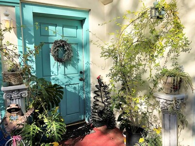 Private Cozy suite in Los Gatos -Saratoga  walking distance to downtown..