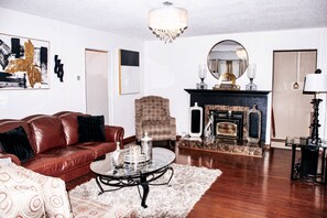 Smart-TV, Kamin, Videospiele