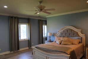 5 bedrooms, iron/ironing board, free WiFi, bed sheets