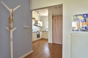 Kylskåp, mikrovågsugn, ugn och diskmaskin