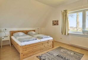 2 makuuhuonetta, vauvan matkasänky, Wi-Fi, vuodevaatteet