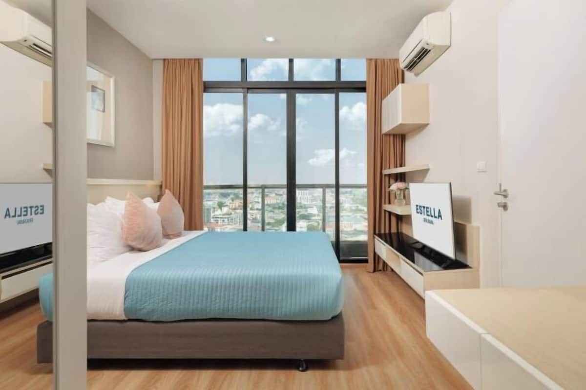 1 slaapkamer, een kluis op de kamer, een strijkplank/strijkijzer