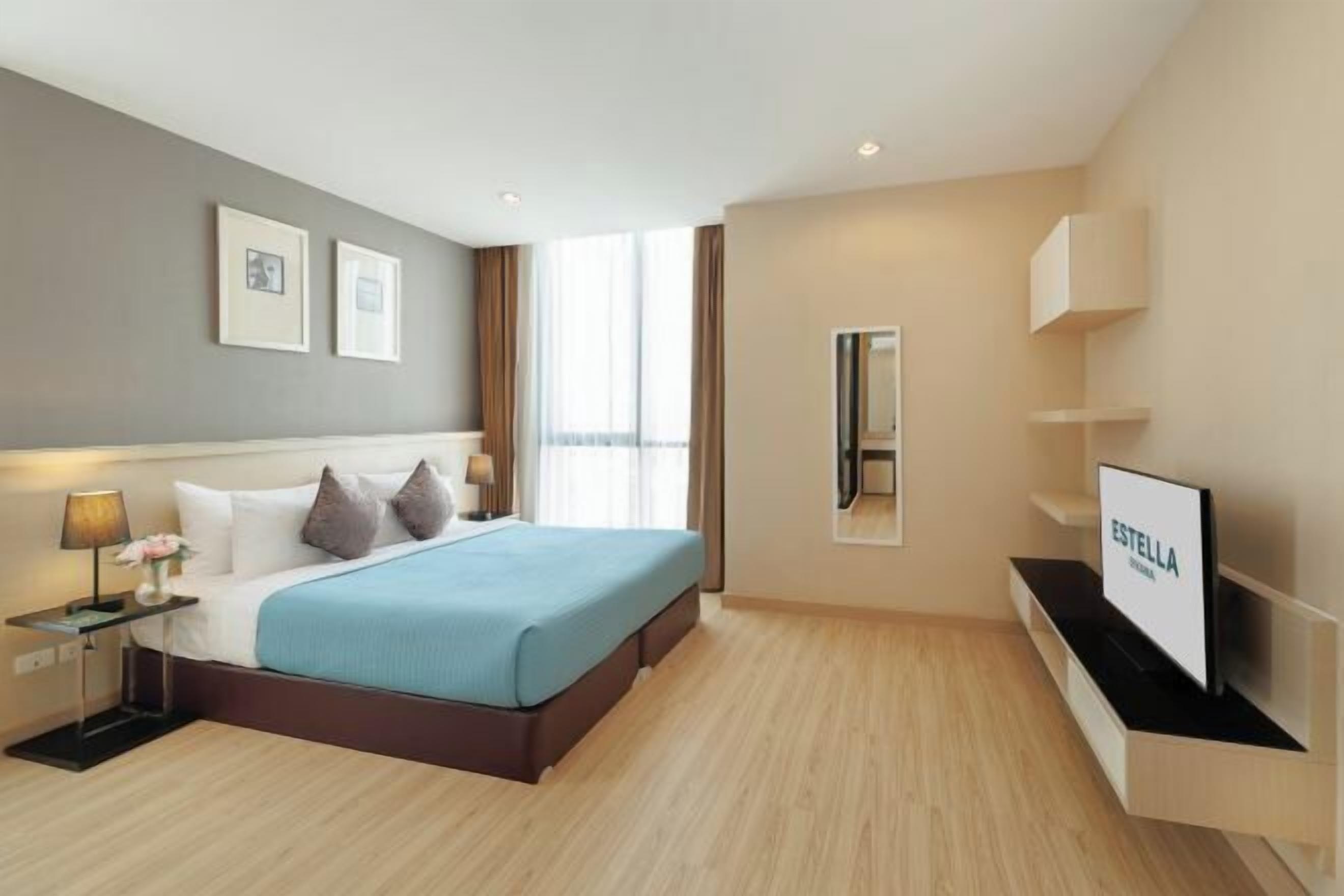 Coffres-forts dans les chambres, fer et planche à repasser