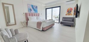5 bedrooms, desk, iron/ironing board, WiFi - Sky Villa by Laranjal Rentals (Albufeira)