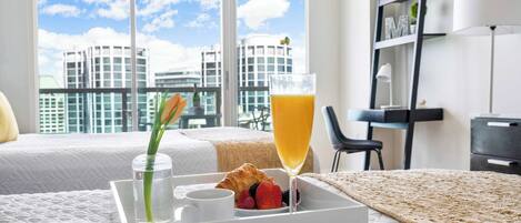 Fer et planche à repasser, lit parapluie, Wi-Fi, draps fournis