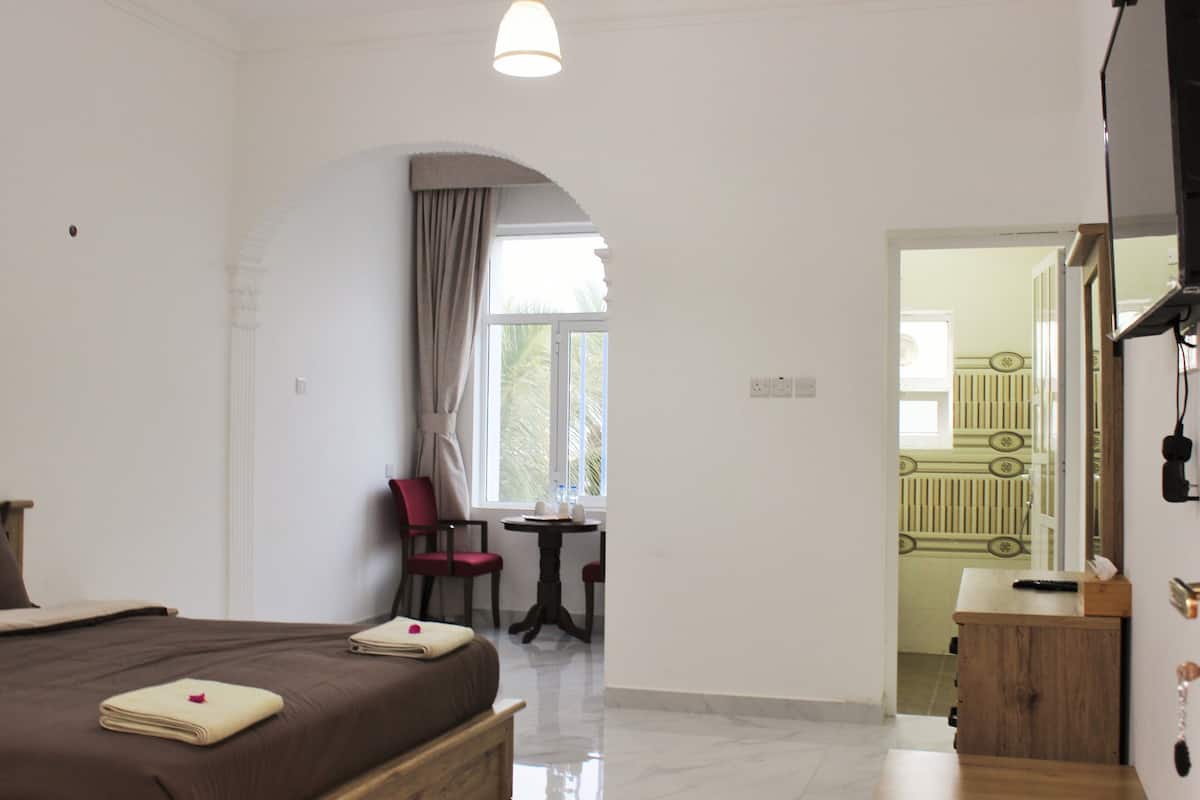 King Room with Sea View | Iron/ironing board, free WiFi, bed sheets