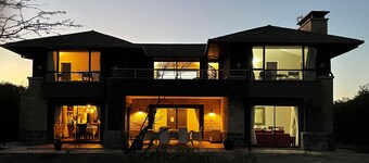 Nyikani House – Safari Stay with Mt. Kenya Views