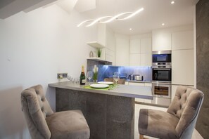 Private kitchen - Triplex rooftop with view on parlement (Budapest)