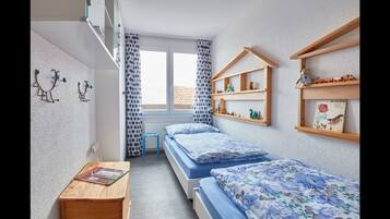 Apartment, 3 Bedrooms, Smoking, Balcony | 3 bedrooms