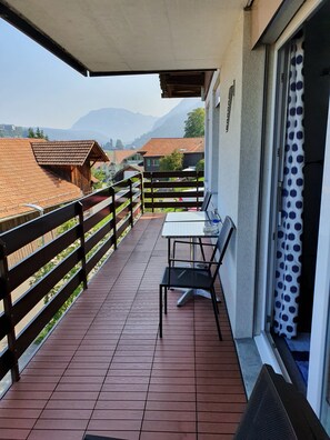 Apartment, 3 Bedrooms, Smoking, Balcony | Balcony - Cozy Apartment With Lake View for 6 Guests (Emmetten)