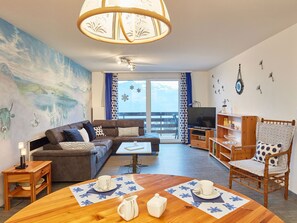 Dining - Cozy Apartment With Lake View for 6 Guests (Emmetten)