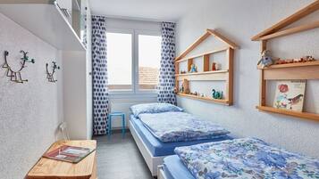 Apartment, 3 Bedrooms, Smoking, Balcony | 3 bedrooms