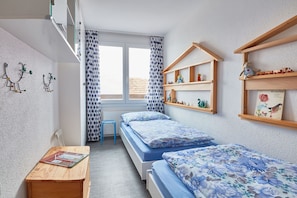 Apartment, 3 Bedrooms, Smoking, Balcony