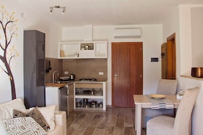 Apartment, 1 Bedroom, Smoking, Terrace | Interior