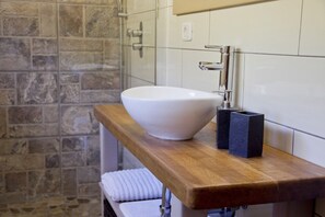 Apartment, 1 Bedroom, Smoking, Terrace | Bathroom