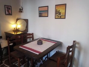 Apartment, 2 Schlafzimmer, Raucher, Balkon | Speisen